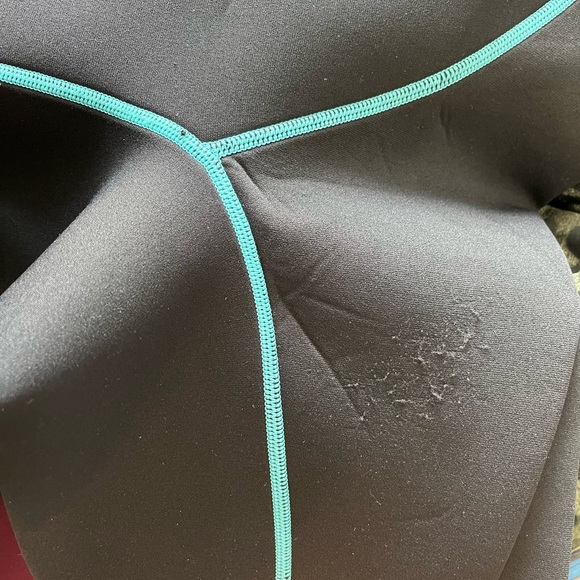 Hevto Plus Size Wetsuit - Picture 12 of 12